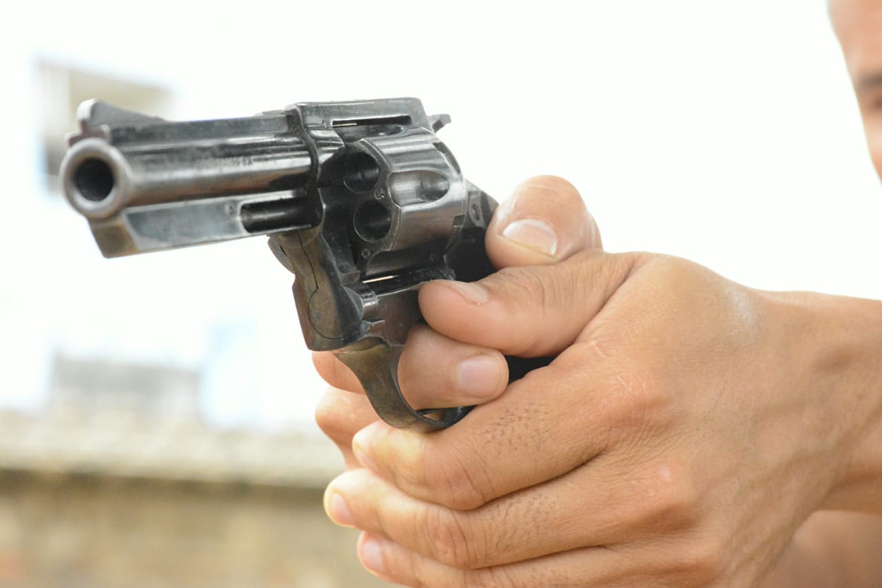 Policial da reserva det&eacute;m dupla durante tentativa de furto em Aragua&iacute;na