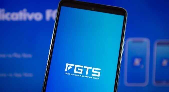 Tem dinheiro esquecido no FGTS? Veja como consultar e sacar valores pelo celular