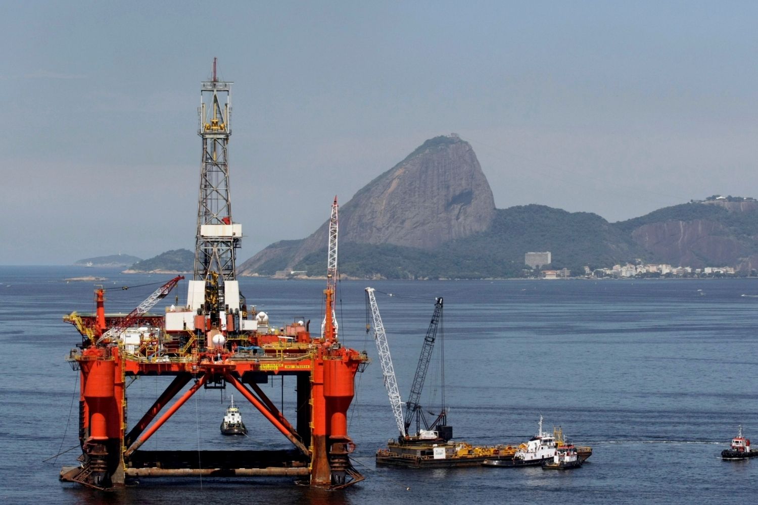 N&atilde;o s&atilde;o os EUA: pa&iacute;s do BRICS dispara compras e impulsiona petr&oacute;leo do Brasil