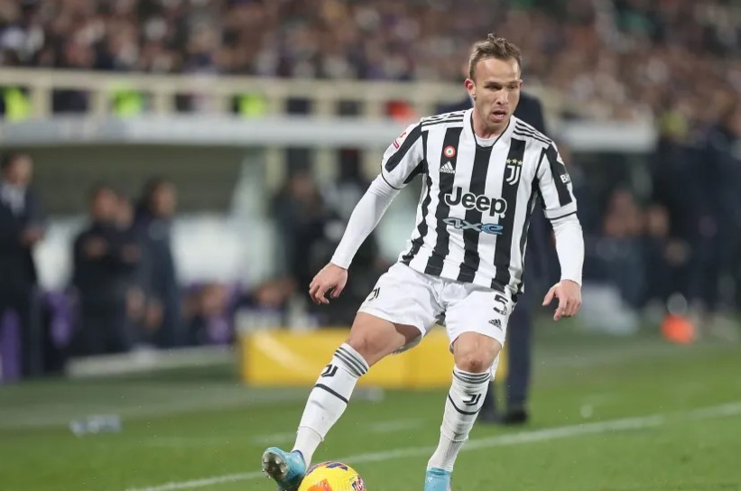 Corinthians faz contato por Arthur, da Juventus, e aguarda defini&ccedil;&atilde;o do volante