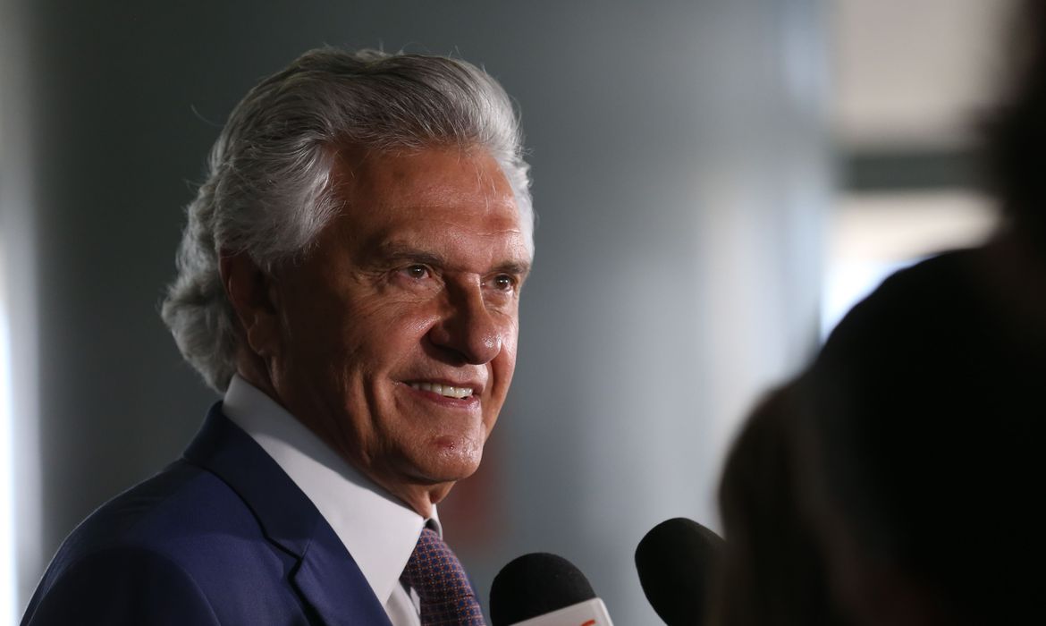 Caiado entra em debate sobre escala 6×1 e manda recado ao governo