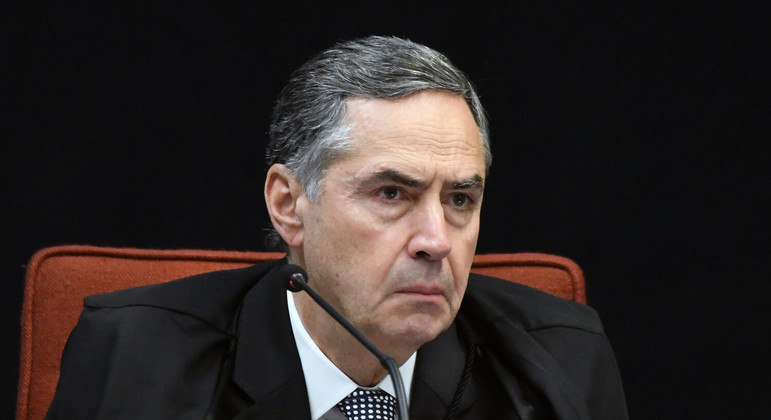 Ministro Barroso muda de posi&ccedil;&atilde;o no &uacute;ltimo dia e reacende pol&ecirc;mica sobre aborto