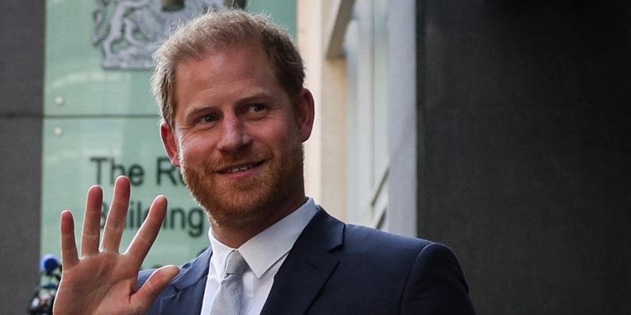 Pr&iacute;ncipe Harry retorna ao Reino Unido no anivers&aacute;rio da morte da rainha Elizabeth II para cerim&ocirc;nia beneficente