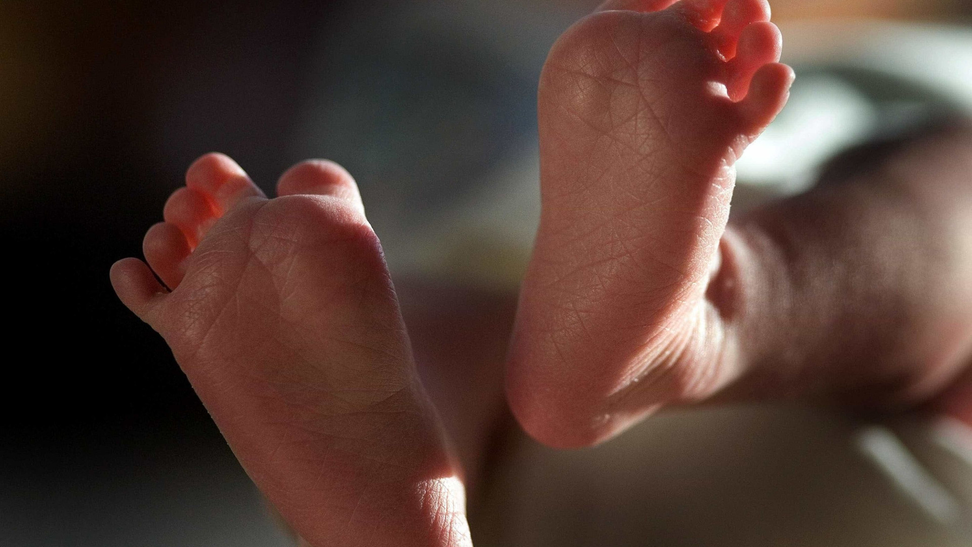 Beb&ecirc; cego abandonado em cont&ecirc;iner de lixo choca o Vale do Para&iacute;ba