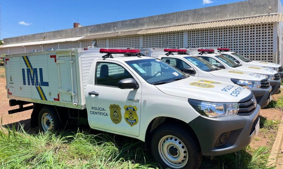 Motorista morre ap&oacute;s carro sair da pista e capotar na BR-153, em Wanderl&acirc;ndia TO