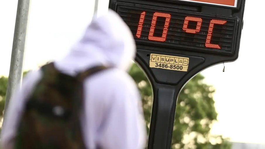 Nova massa de ar frio avan&ccedil;a pelo Brasil e provoca temporais antes da queda de temperatura; veja a previs&atilde;o