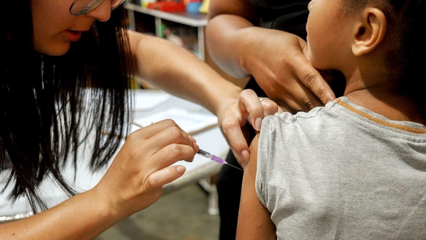 Anvisa atualiza vacinas contra a Covid-19 para acompanhar novas variantes do coronav&iacute;rus